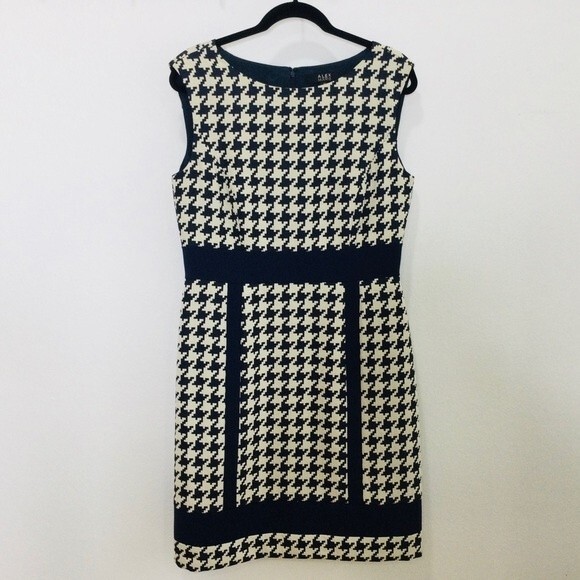 Alex Marie Dresses & Skirts - Alex Marie Women’s Size 10 Sleeveless Dress Cream Blue Houndstooth Knee Length